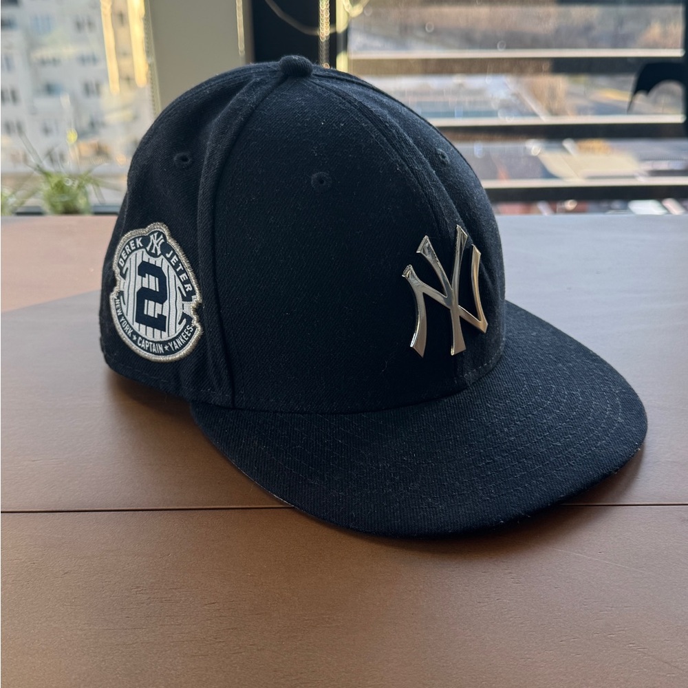 🧢 Black New York Yankees Cap – Derek Jeter #2 – New Era – Size 7 1/2 (59.6 cm)